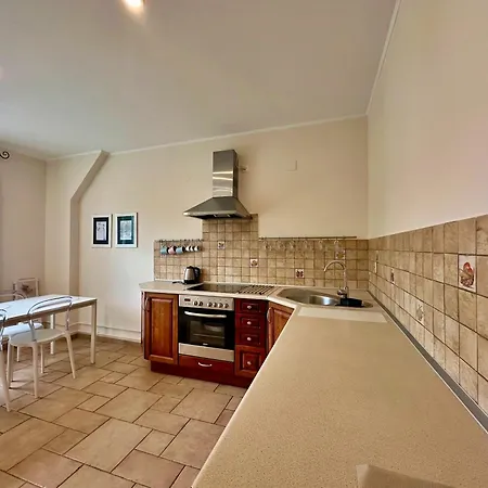 Yonekawa Rooftop Sopot, 140 M Beach, 600 M Monte Cassino Parking Apartman Sopot